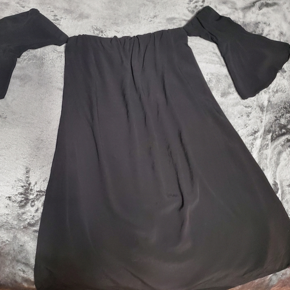 🌹Bell Sleeve Off-Shoulder Dress🌹